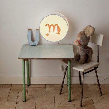 Lampe astro bleu pâle signe beige