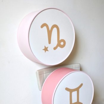 Lampe astro rose poudré signe beige