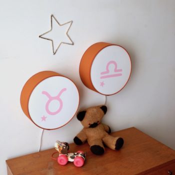 Lampe astro terracotta signe rose