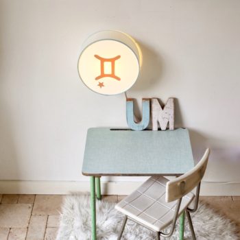 Lampe astro bleu pâle signe beige