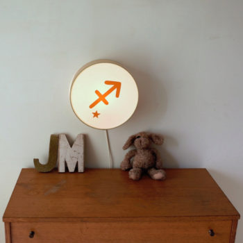 Lampe astro beige signe orange terracotta