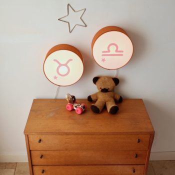 Lampe astro terracotta signe rose