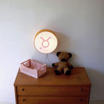 Lampe astro moutarde signe rose