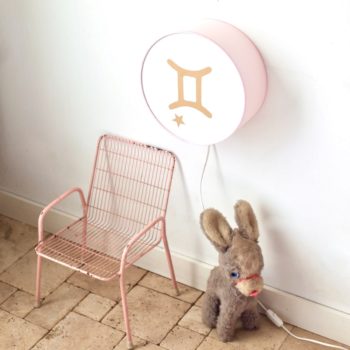 Lampe astro rose poudré signe beige