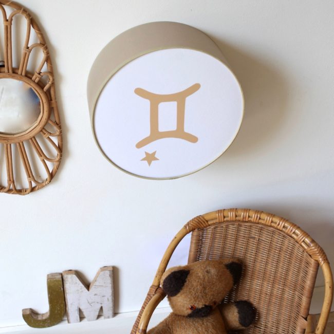 Lampe astro beige signe beige
