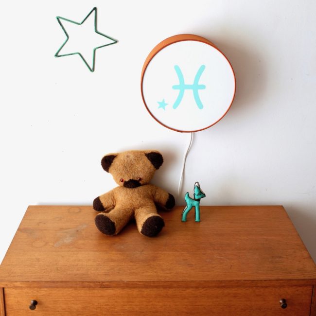 Lampe astro terracotta signe vert pâle